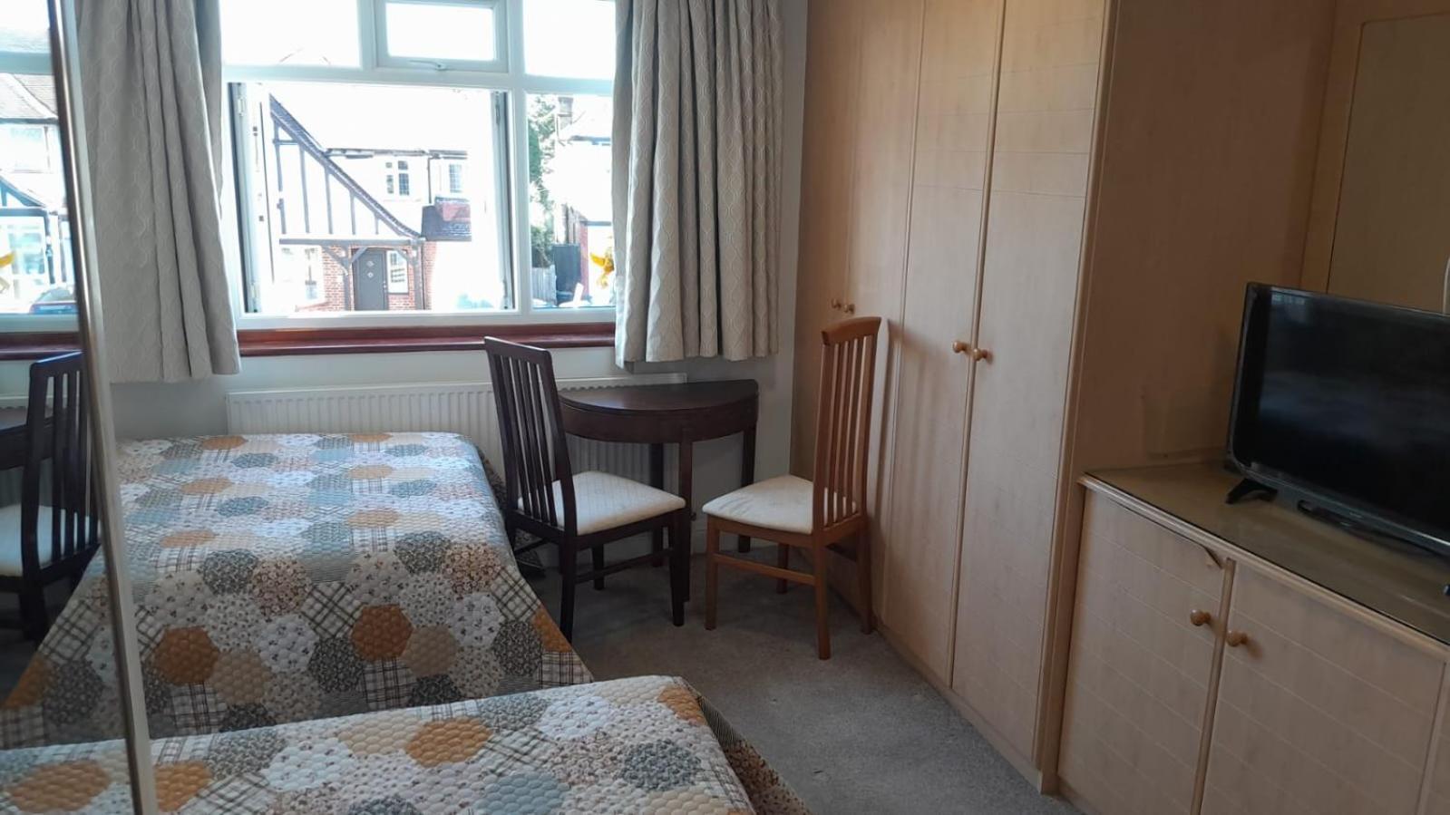 Edgware B&B Барнет Экстерьер фото